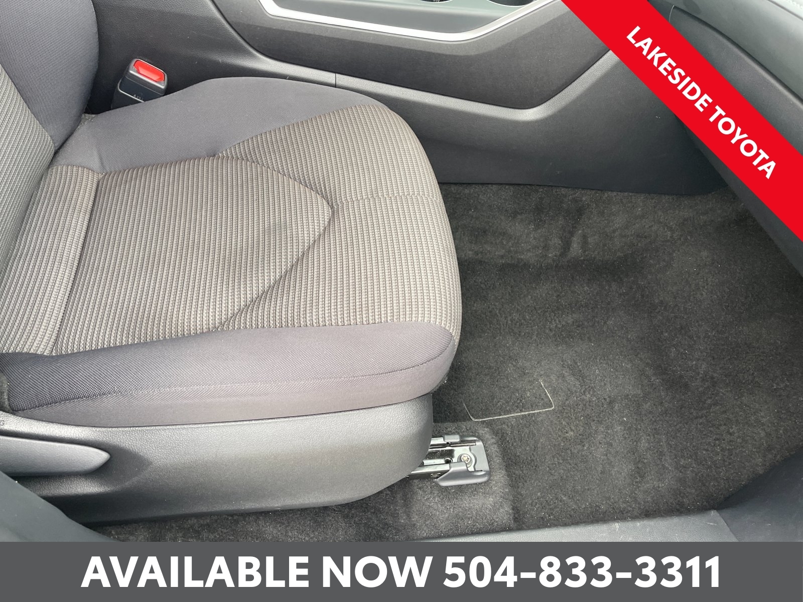 2025 Toyota Highlander LE - Photo 17