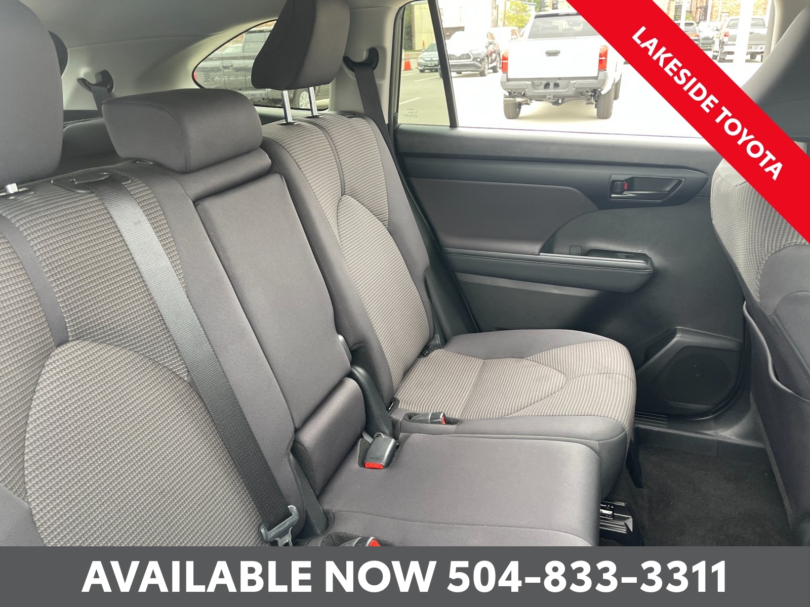 2025 Toyota Highlander LE - Photo 19