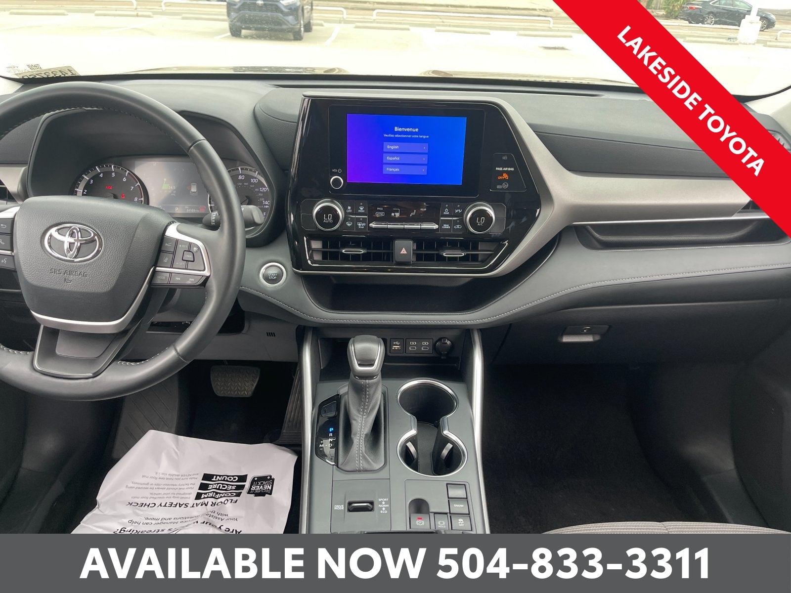 2025 Toyota Highlander LE - Photo 23