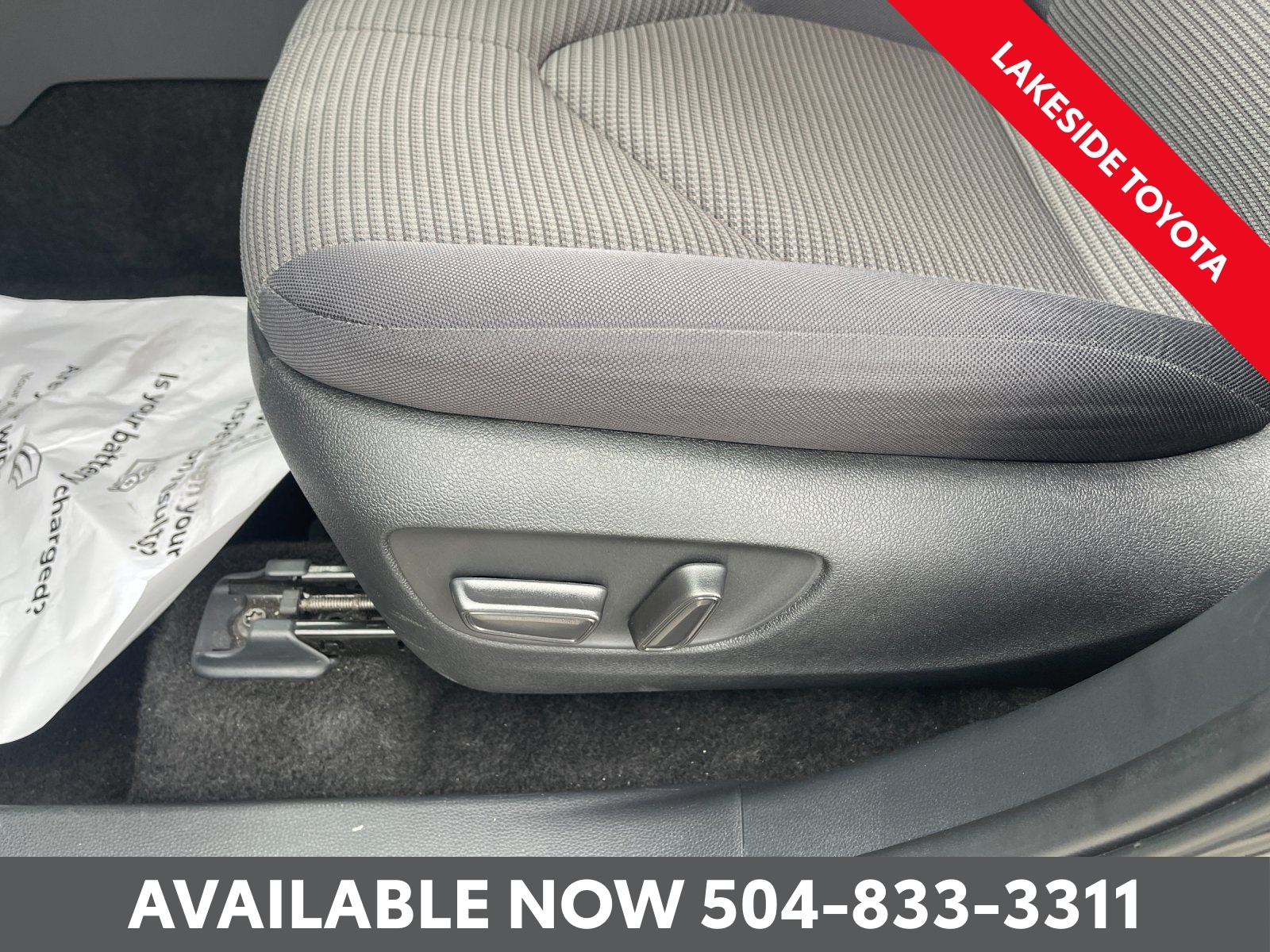 2025 Toyota Highlander LE - Photo 28