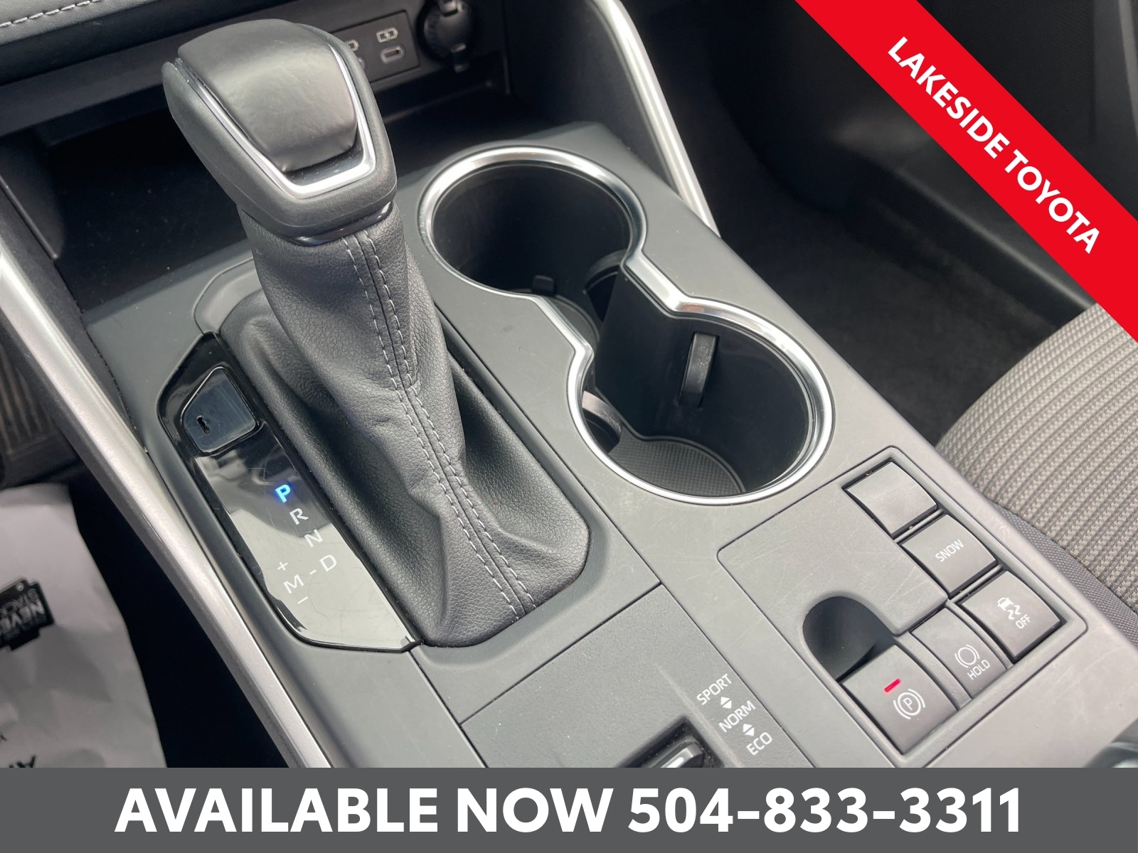 2025 Toyota Highlander LE - Photo 31