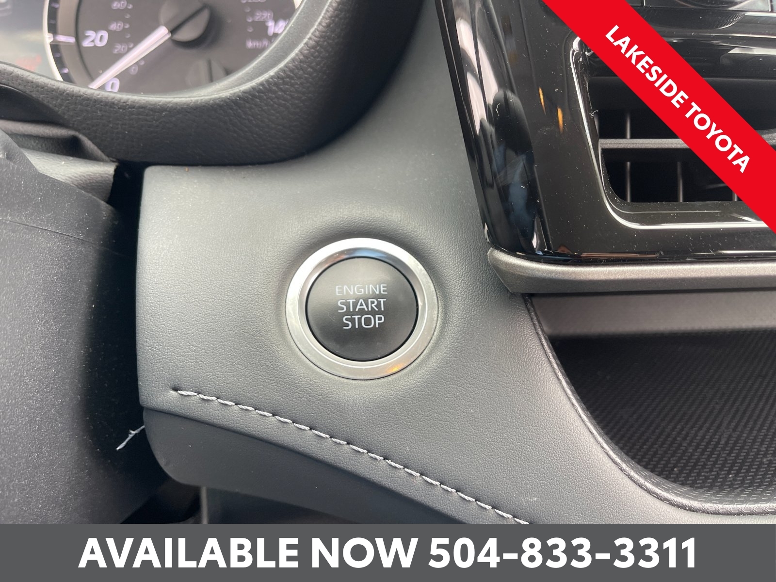 2025 Toyota Highlander LE - Photo 34