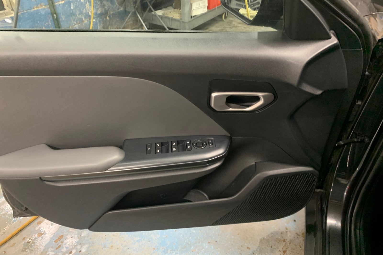 Used 2025 Gray Kia LXS image 11