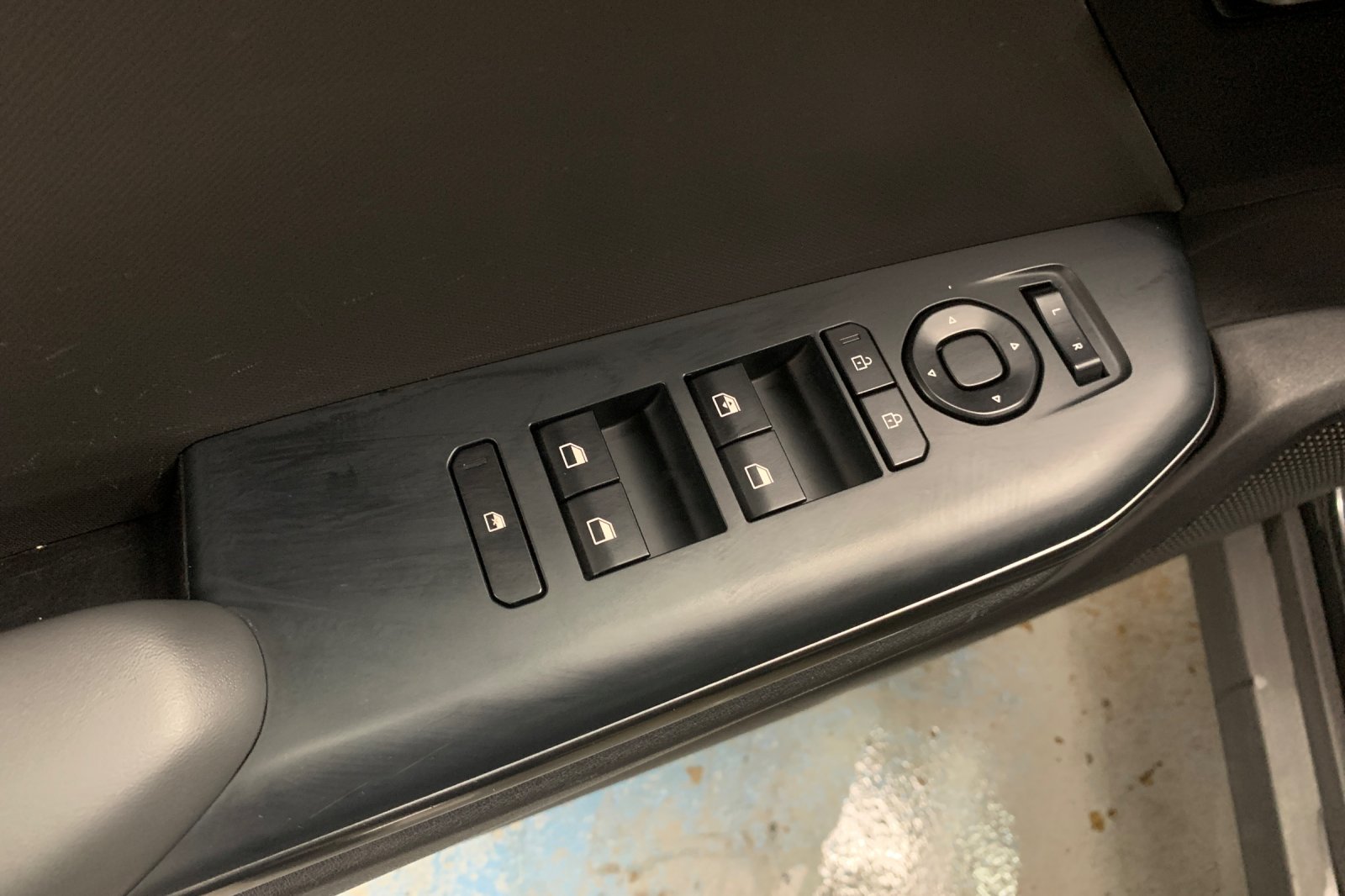 Used 2025 Gray Kia LXS image 12