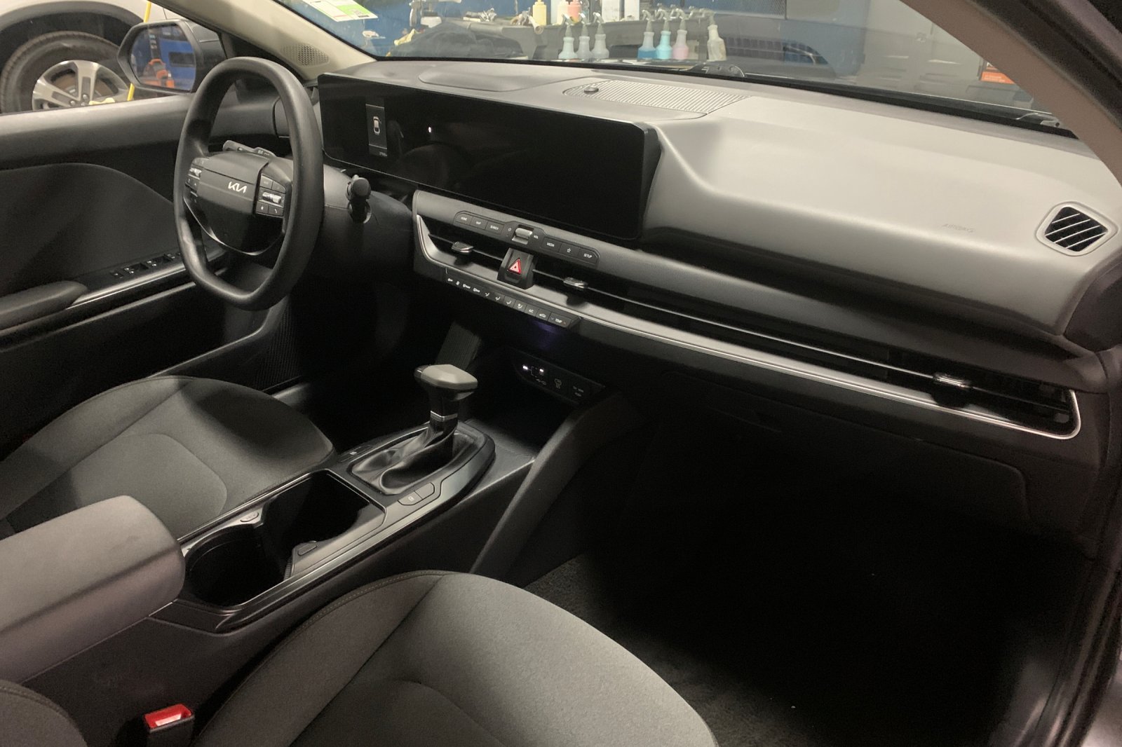 Used 2025 Gray Kia LXS image 17