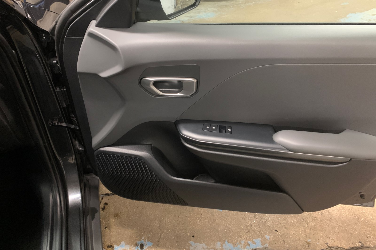 Used 2025 Gray Kia LXS image 19