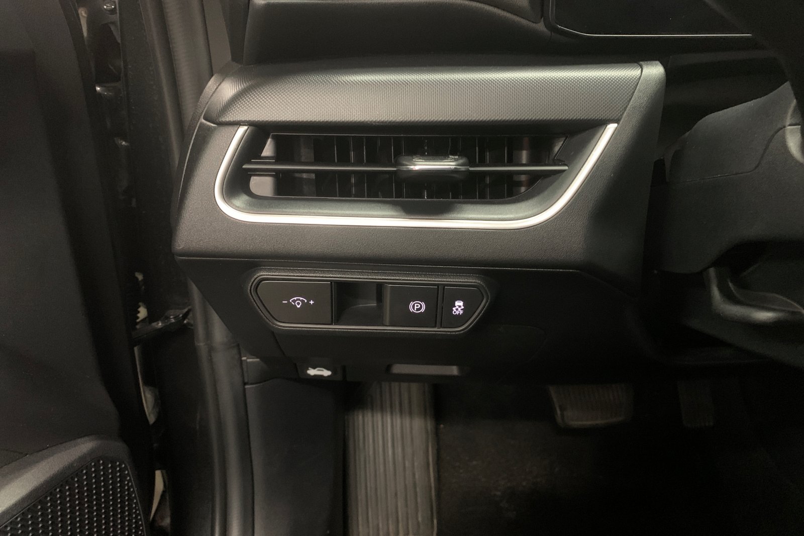 Used 2025 Gray Kia LXS image 30