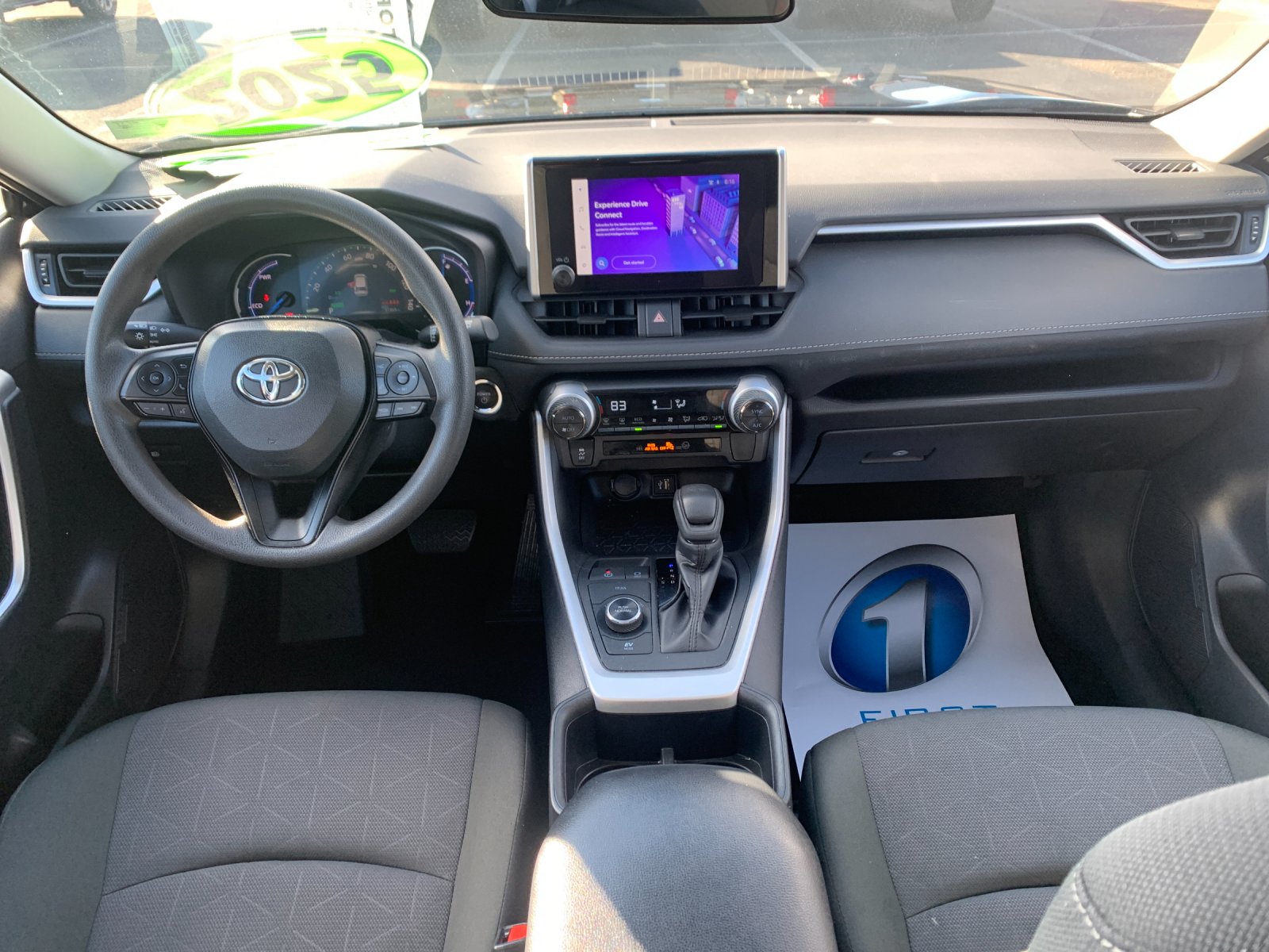 2025 Toyota RAV4 XLE - Photo 16