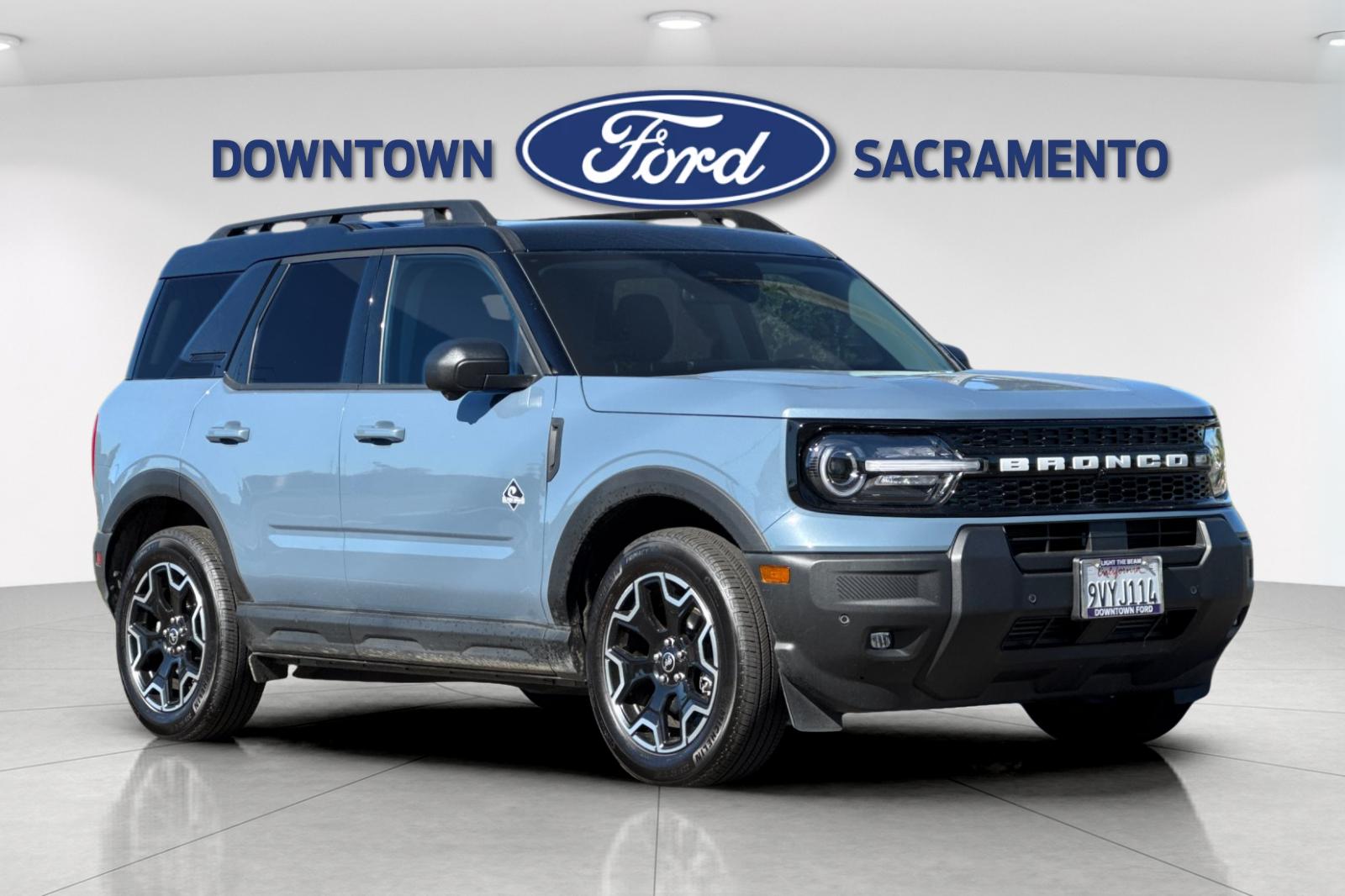 Used 2025 Azure Gray Metallic Ford Outer Banks image 11