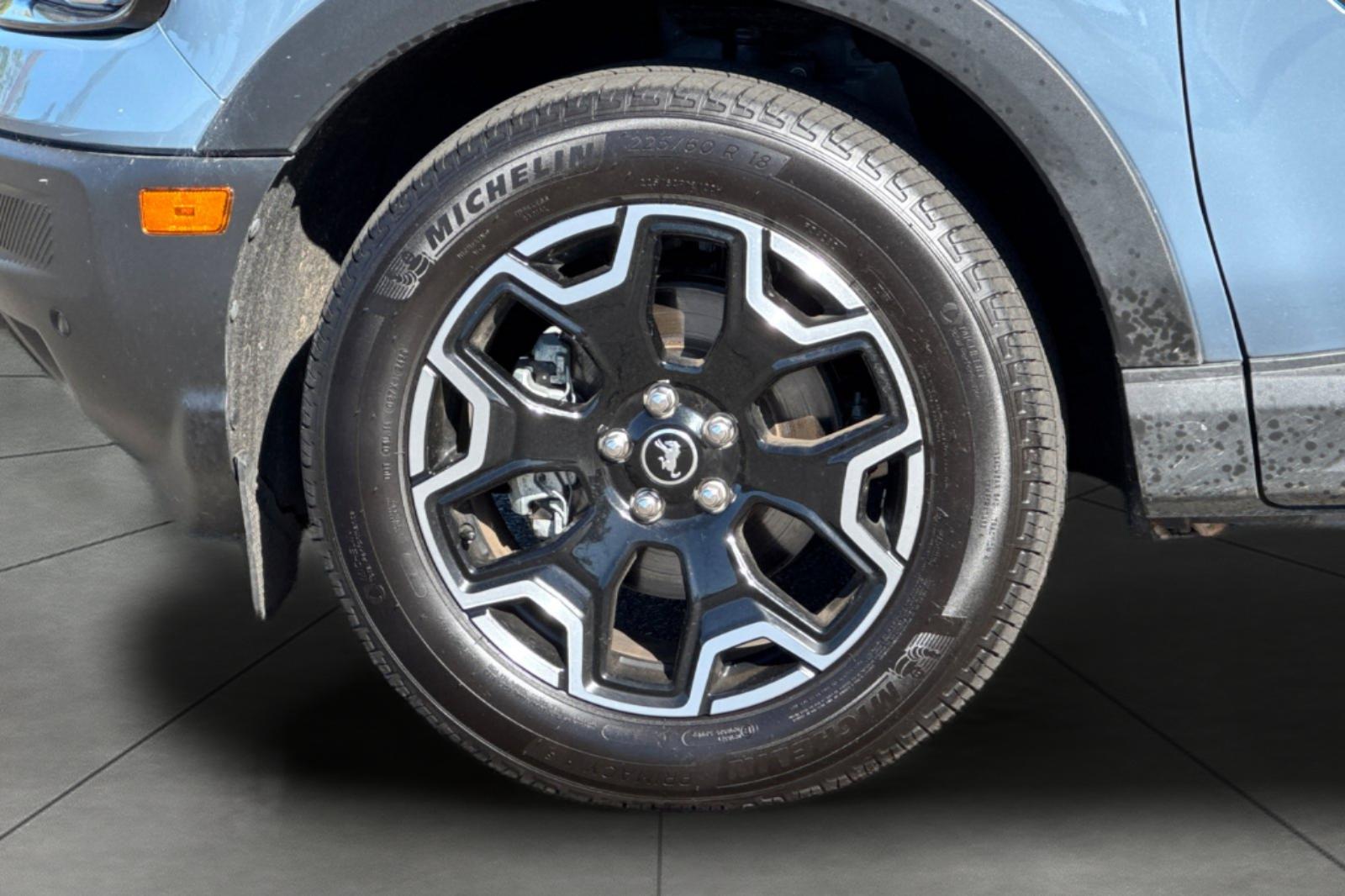 Used 2025 Azure Gray Metallic Ford Outer Banks image 13