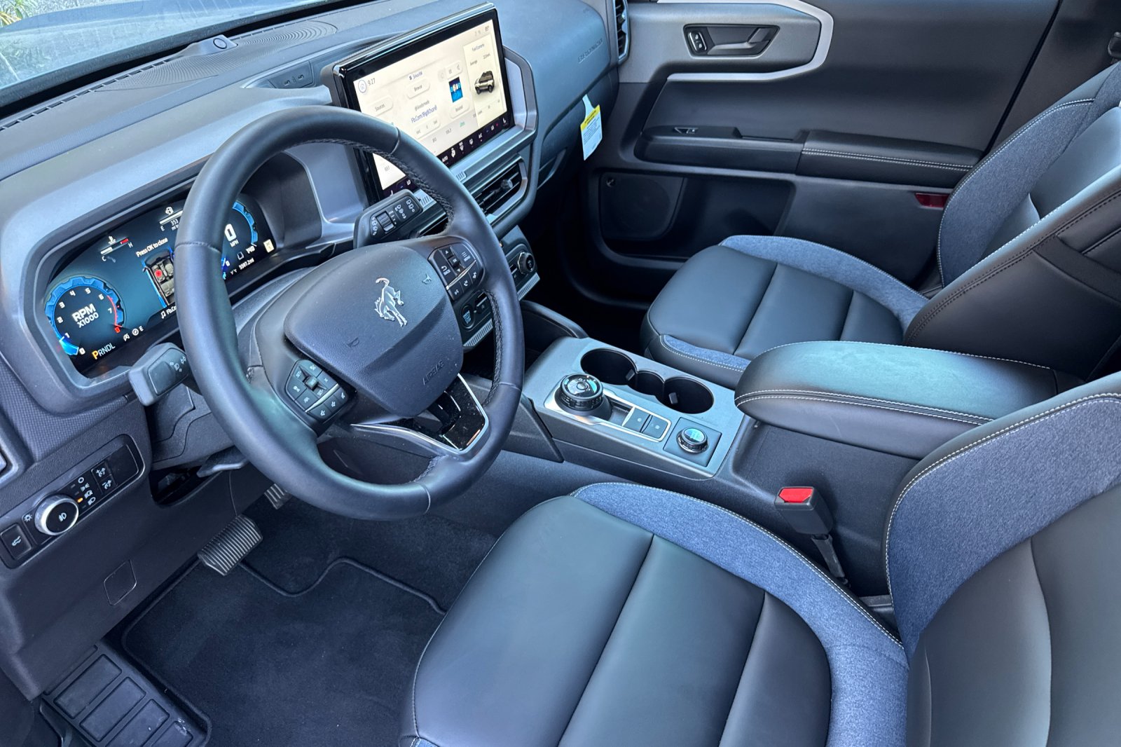 Used 2025 Azure Gray Metallic Ford Outer Banks image 15