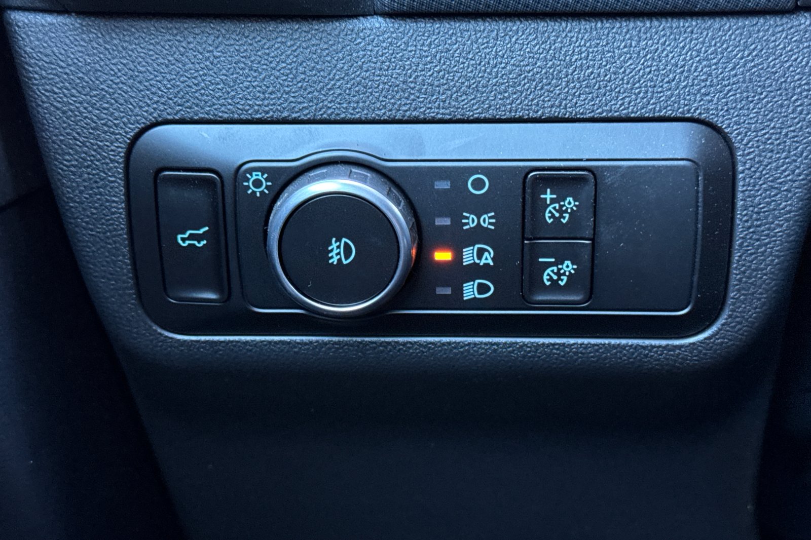 Used 2025 Azure Gray Metallic Ford Outer Banks image 32