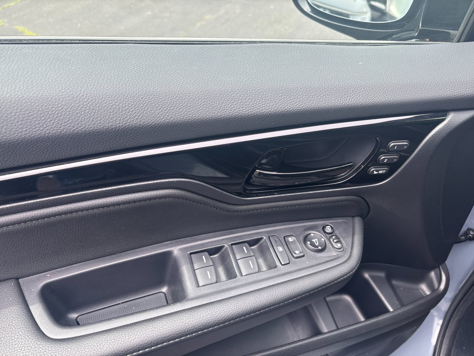 2025 Honda Odyssey Elite - Photo 12