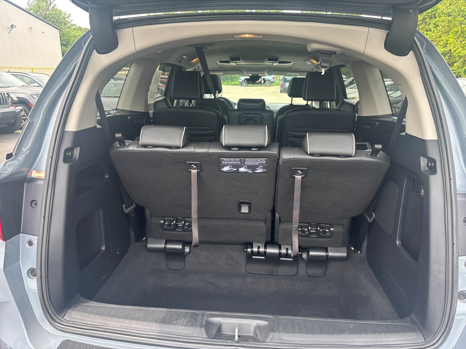 2025 Honda Odyssey Elite - Photo 18
