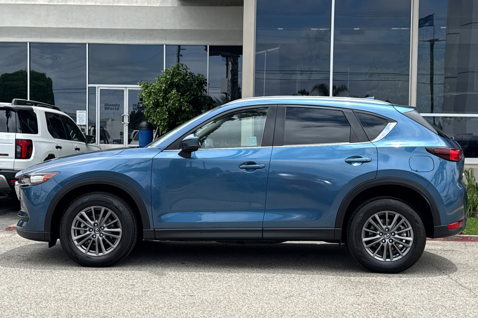Used 2018 Eternal Blue Mazda Sport image 7