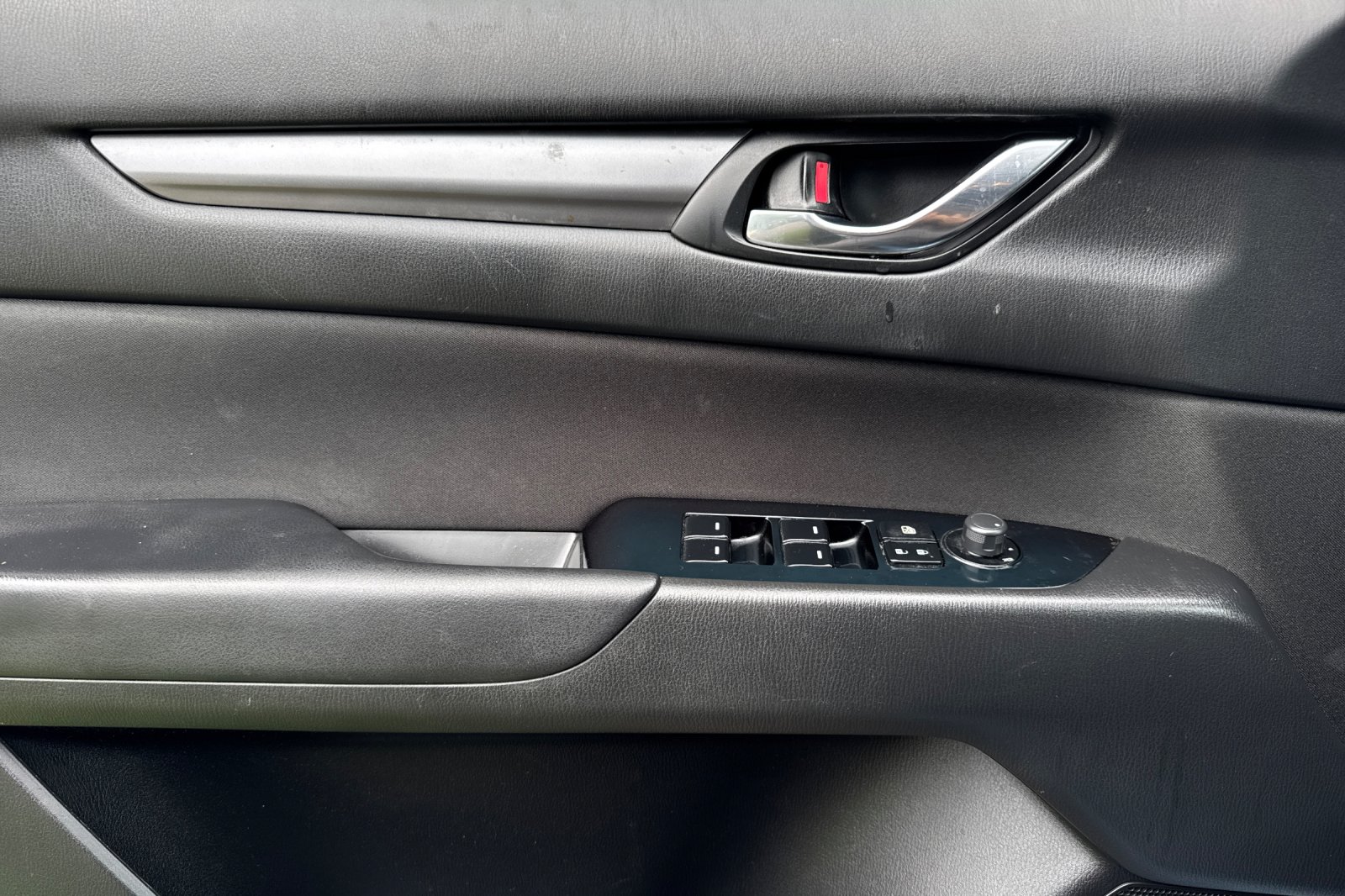 Used 2018 Eternal Blue Mazda Sport image 11