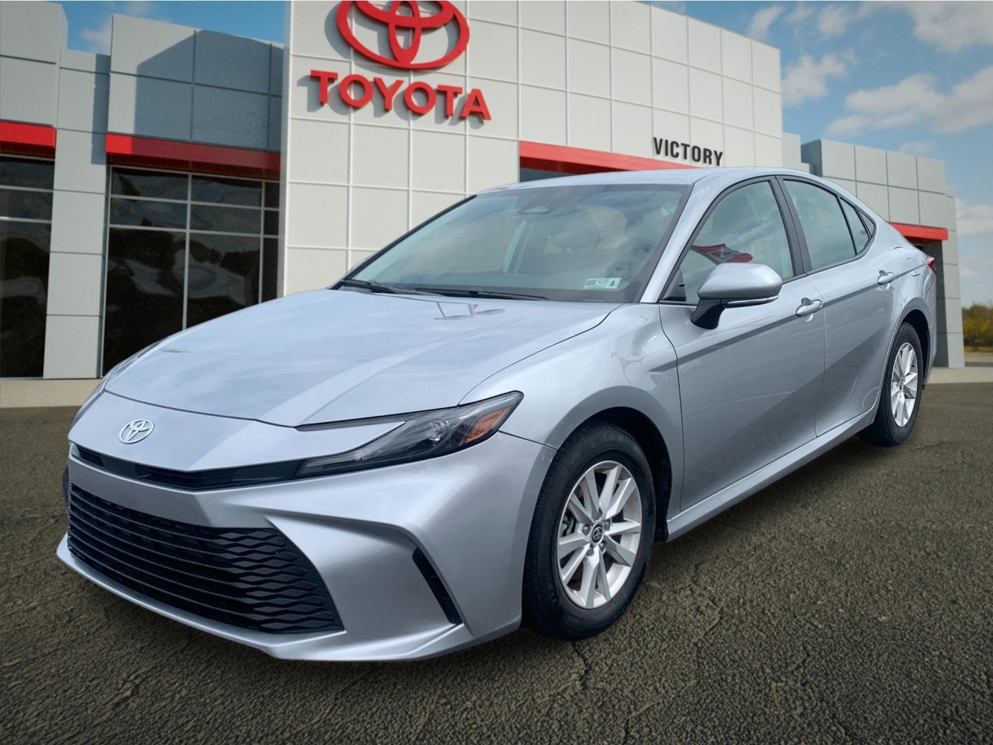 Used 2025 Silver Toyota LE image 7
