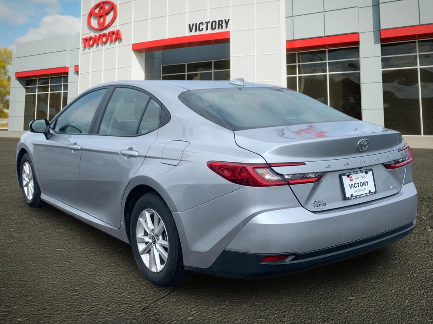 Used 2025 Silver Toyota LE image 5