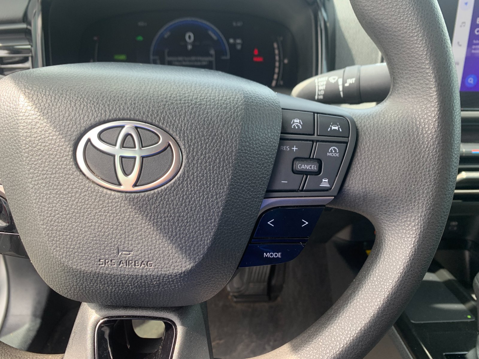 Used 2025 Silver Toyota LE image 28