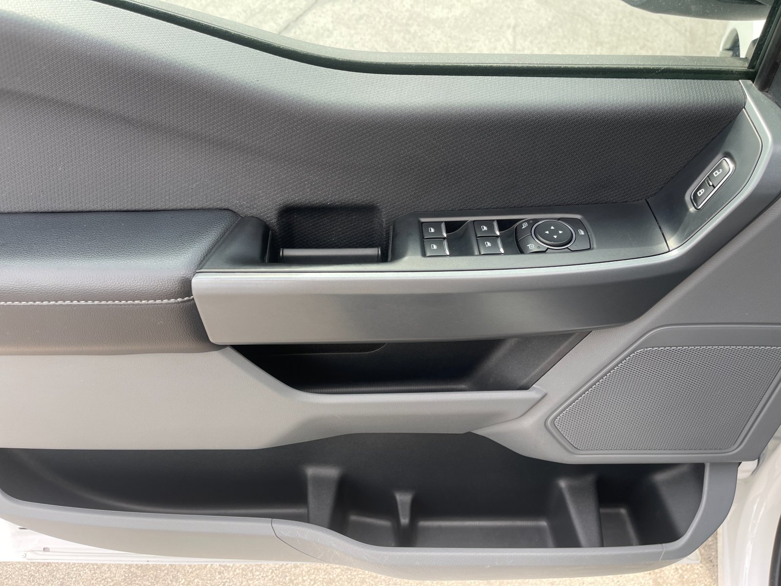 Used 2021 White Ford XLT image 12