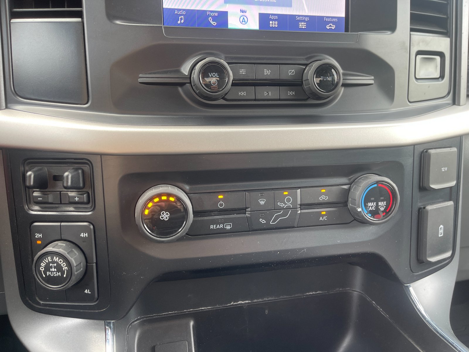 Used 2021 White Ford XLT image 22