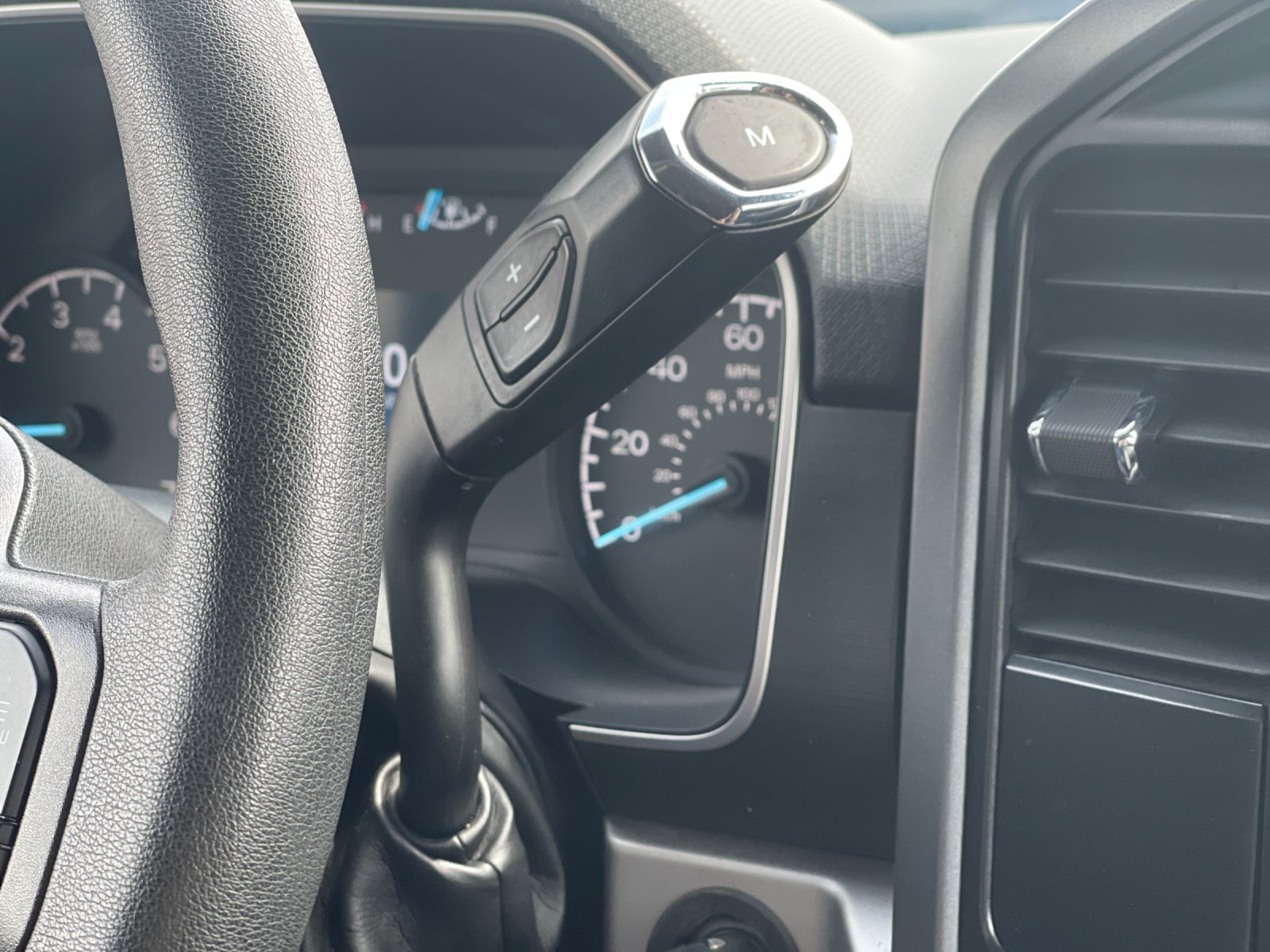 Used 2022 Gray Ford XLT image 23