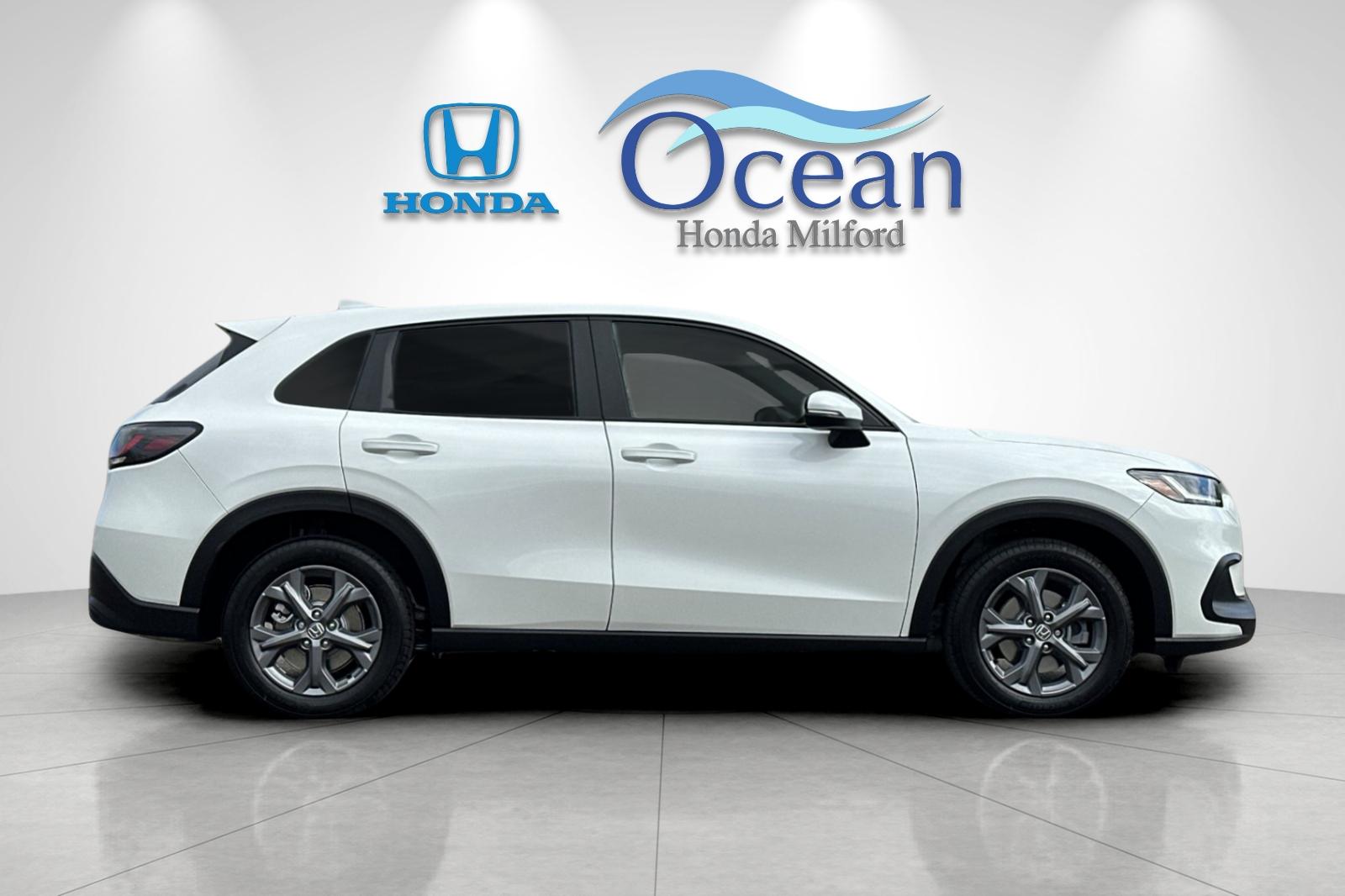New 2026 Platinum White Pearl Honda AWD LX image 6