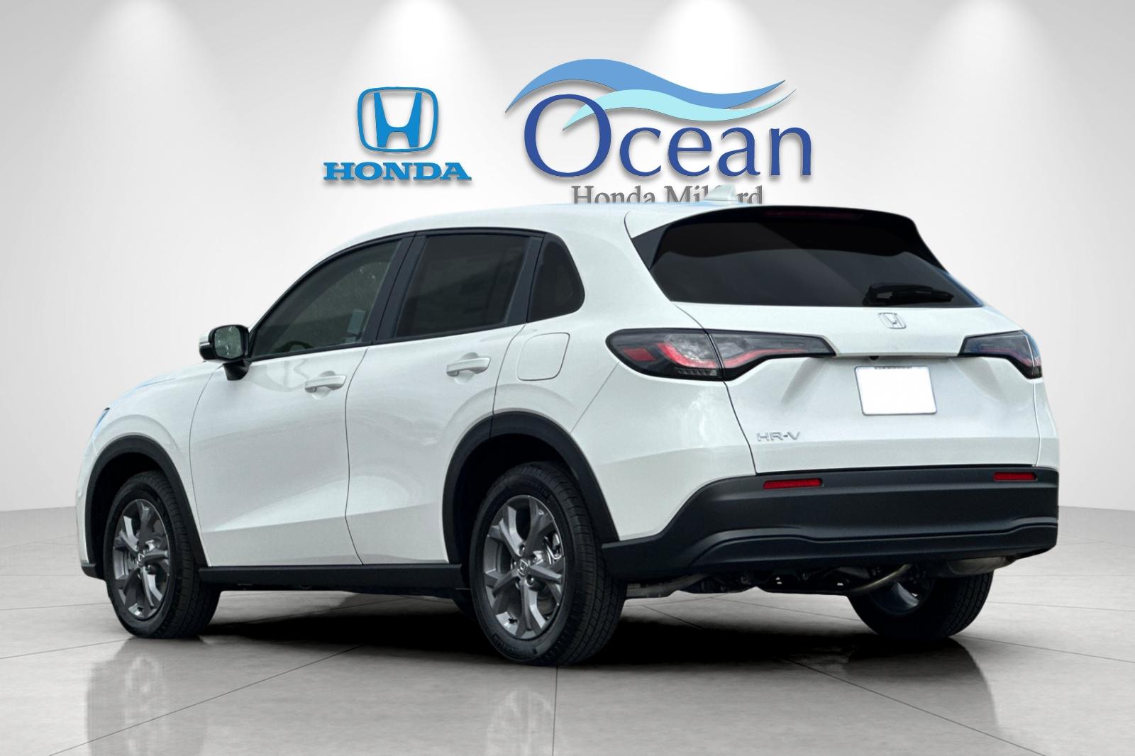 New 2026 Platinum White Pearl Honda AWD LX image 3