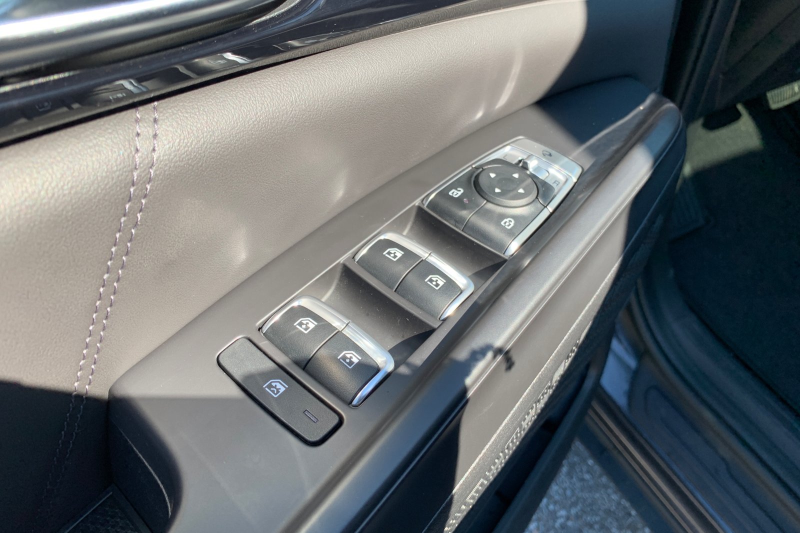 Used 2025 Panthera Metal Kia SX Prestige image 13