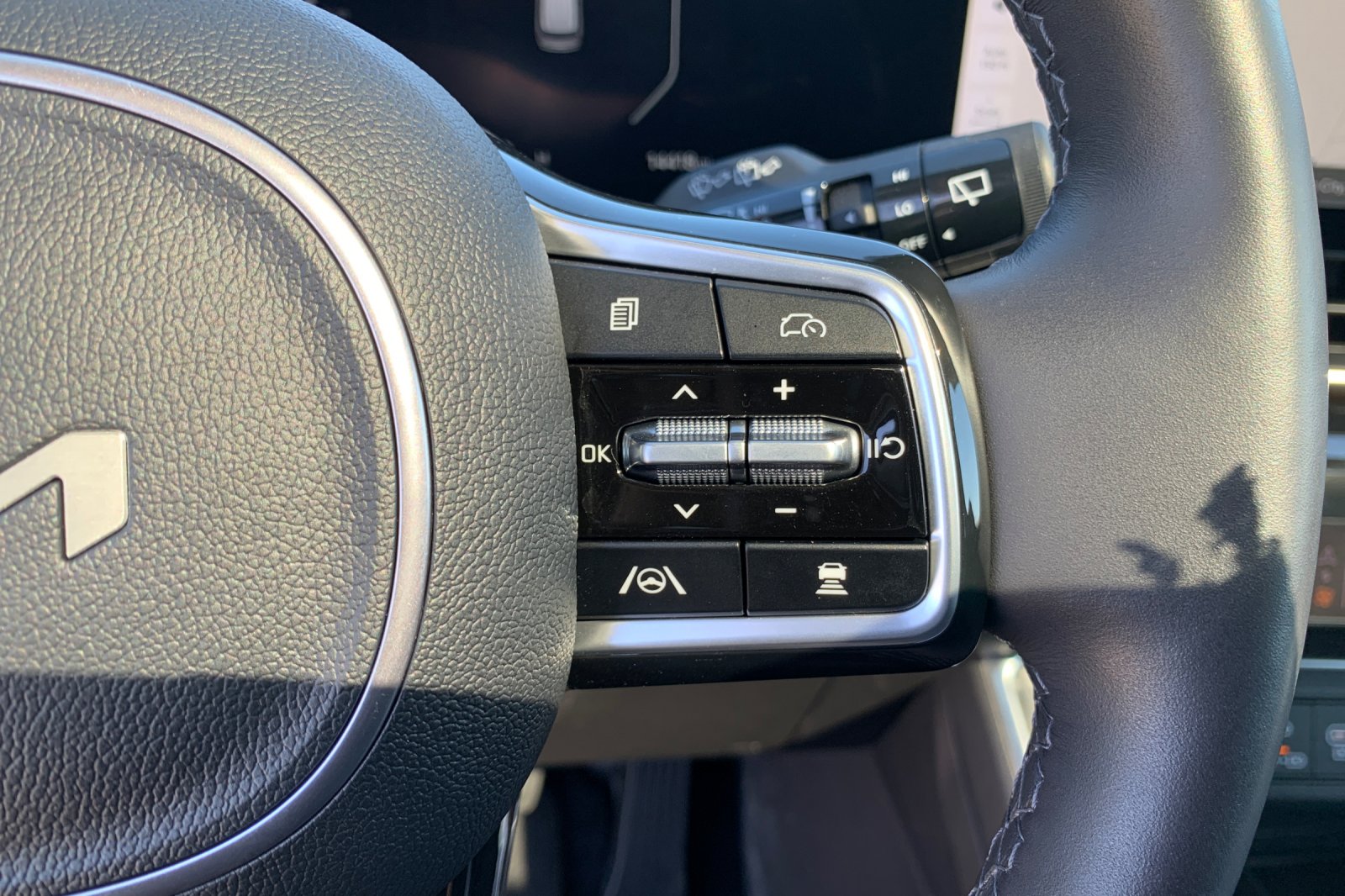 Used 2025 Panthera Metal Kia SX Prestige image 32