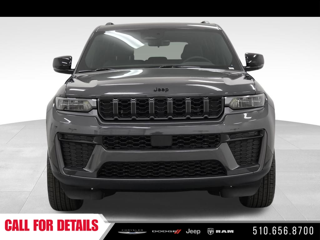 New 2026 Baltic Gray Metallic Clear-Coat Exterior Paint Jeep Altitude image 2