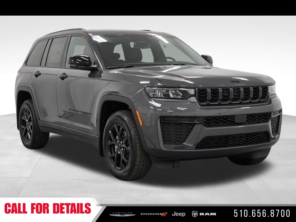 New 2026 Baltic Gray Metallic Clear-Coat Exterior Paint Jeep Altitude image 3