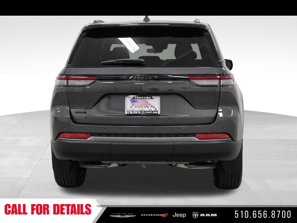 New 2026 Baltic Gray Metallic Clearcoat Jeep Altitude image 6