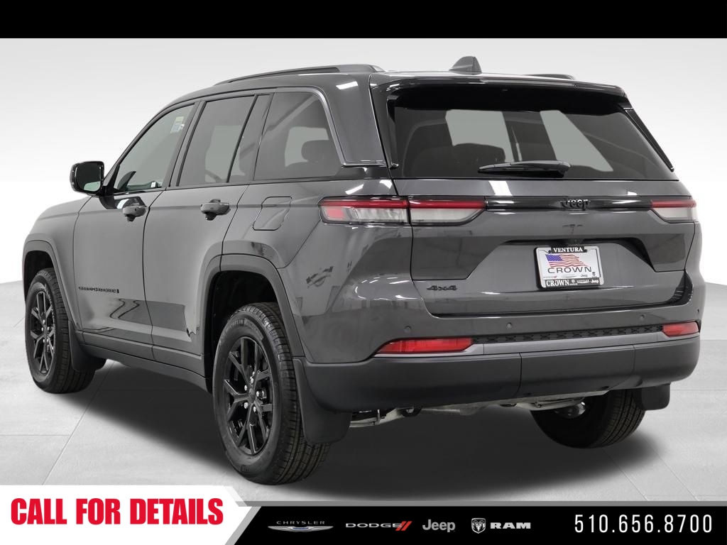 New 2026 Baltic Gray Metallic Clearcoat Jeep Altitude image 7