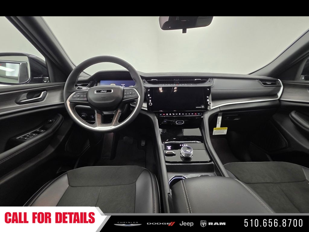 New 2026 Baltic Gray Metallic Clearcoat Jeep Altitude image 10