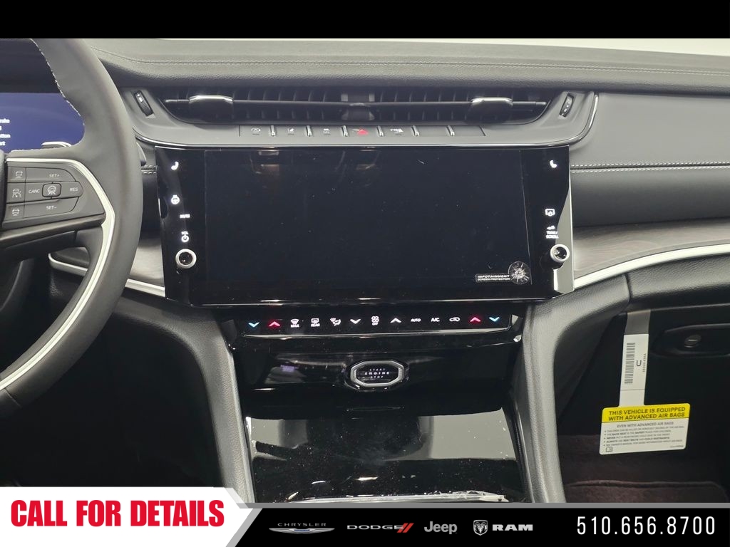 New 2026 Baltic Gray Metallic Clearcoat Jeep Altitude image 11