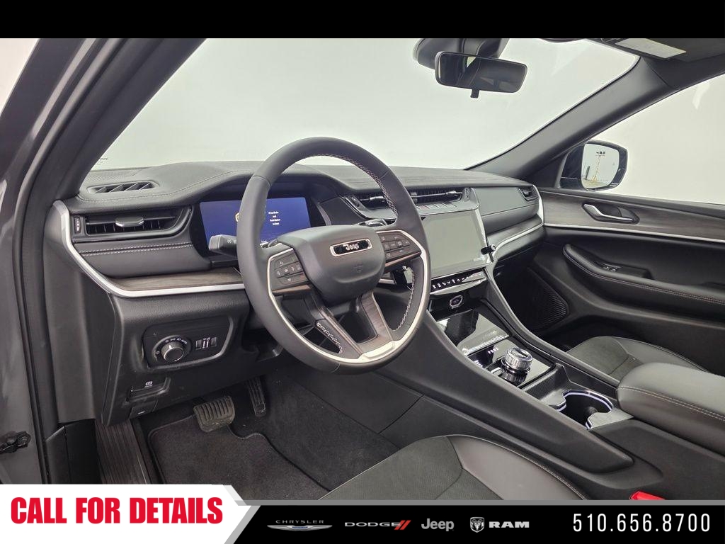 New 2026 Baltic Gray Metallic Clearcoat Jeep Altitude image 17