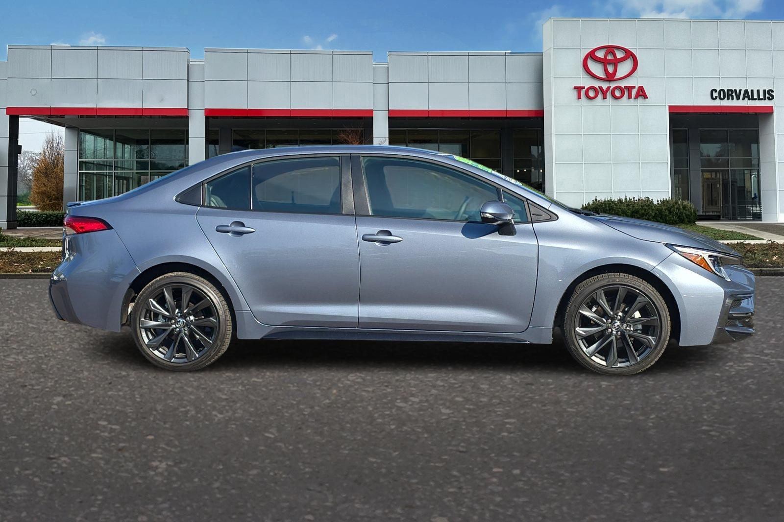 Used 2026 Celestite/Midnight Blk Me Toyota SE image 3