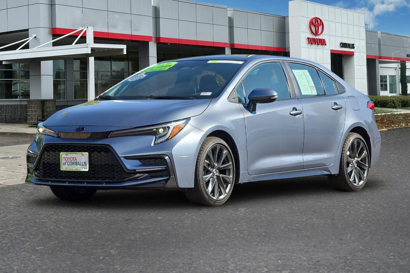 Used 2026 Celestite/Midnight Blk Me Toyota SE image 8