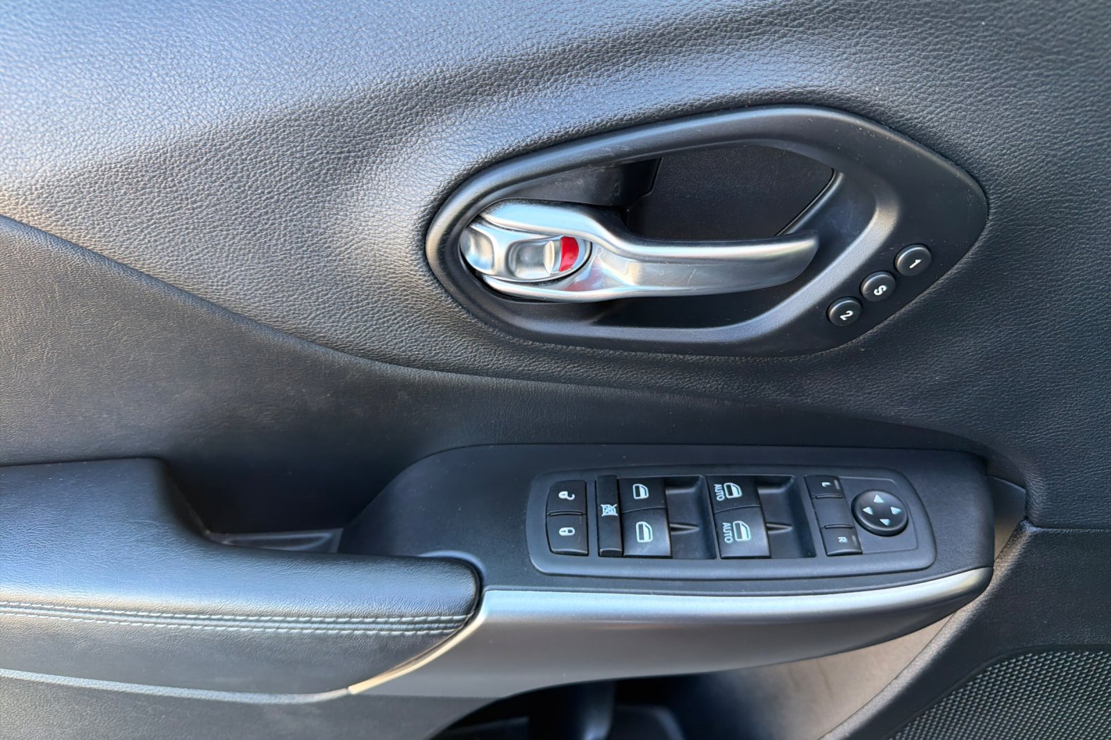 Used 2020 Gray Jeep Limited image 11