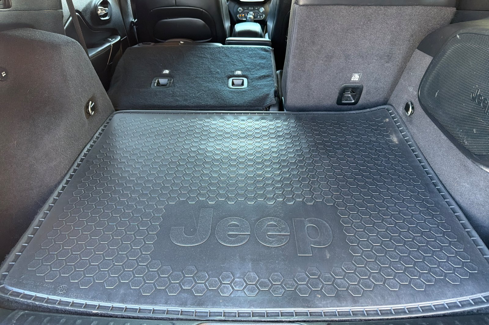 Used 2020 Gray Jeep Limited image 15
