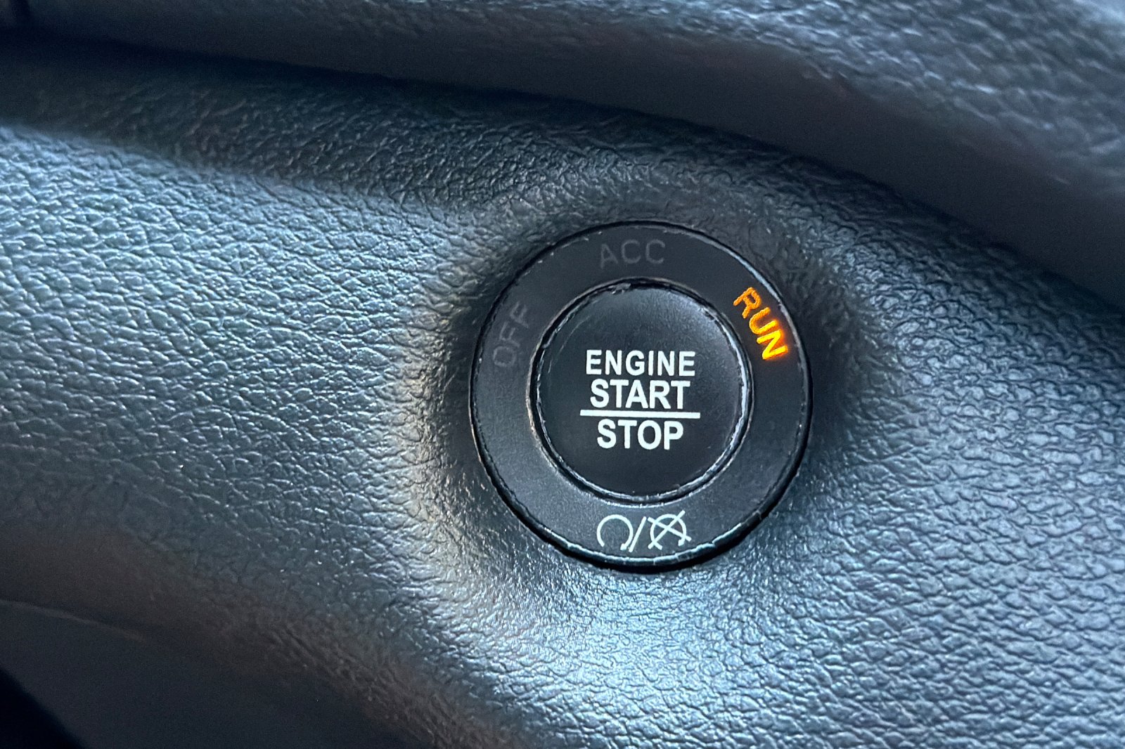 Used 2020 Gray Jeep Limited image 23