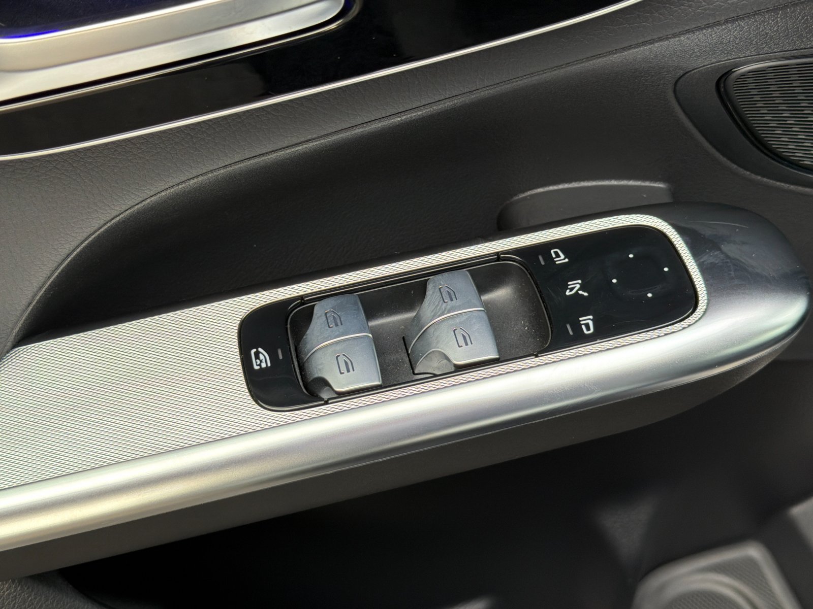 2025 Mercedes-Benz GLC Base - Photo 14