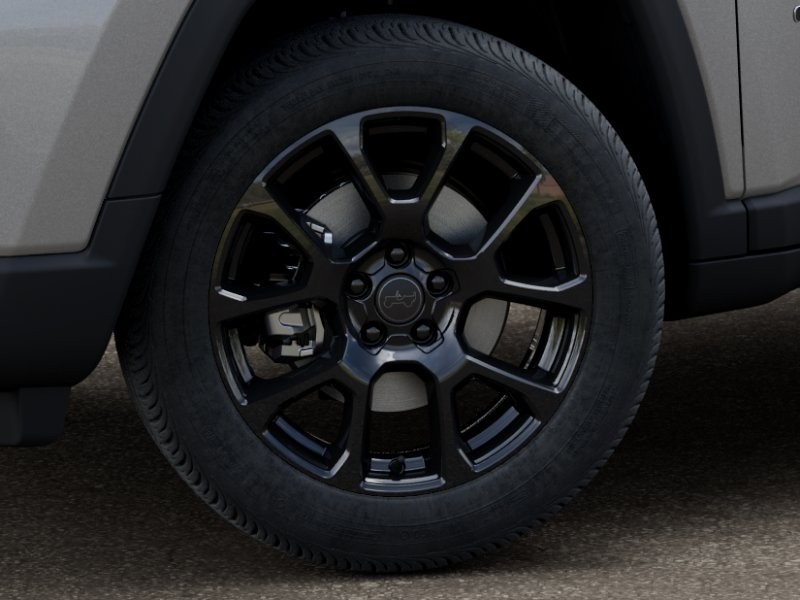 New 2026 Silver Zynith Metallic Clearcoat Jeep Latitude image 8