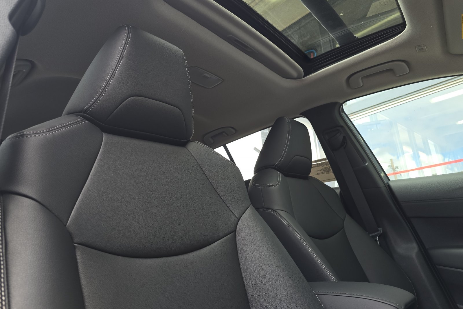 2026 Toyota Corolla Cross XLE - Photo 15
