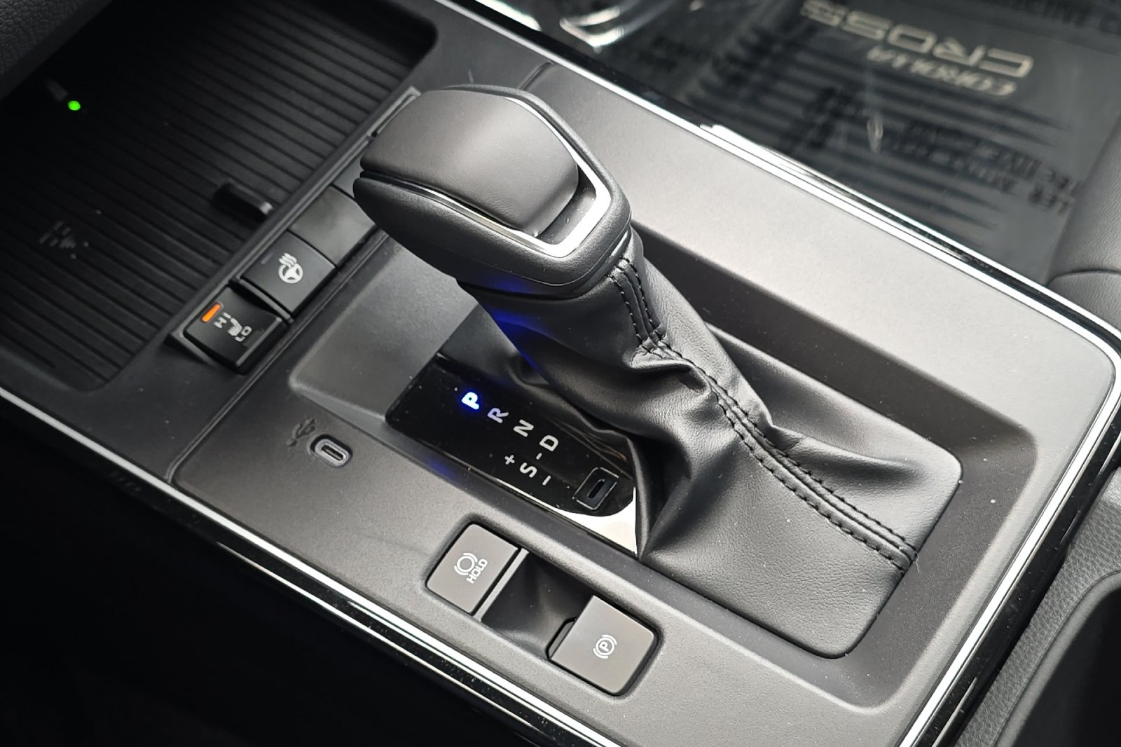 2026 Toyota Corolla Cross XLE - Photo 19