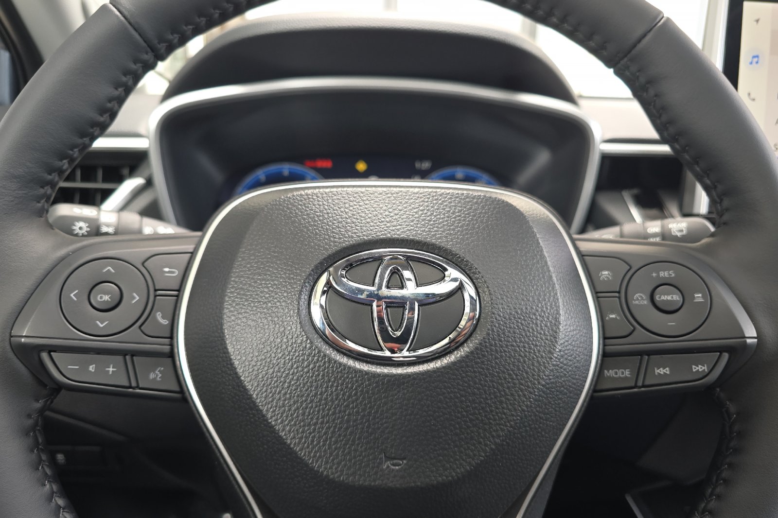 2026 Toyota Corolla Cross XLE - Photo 21