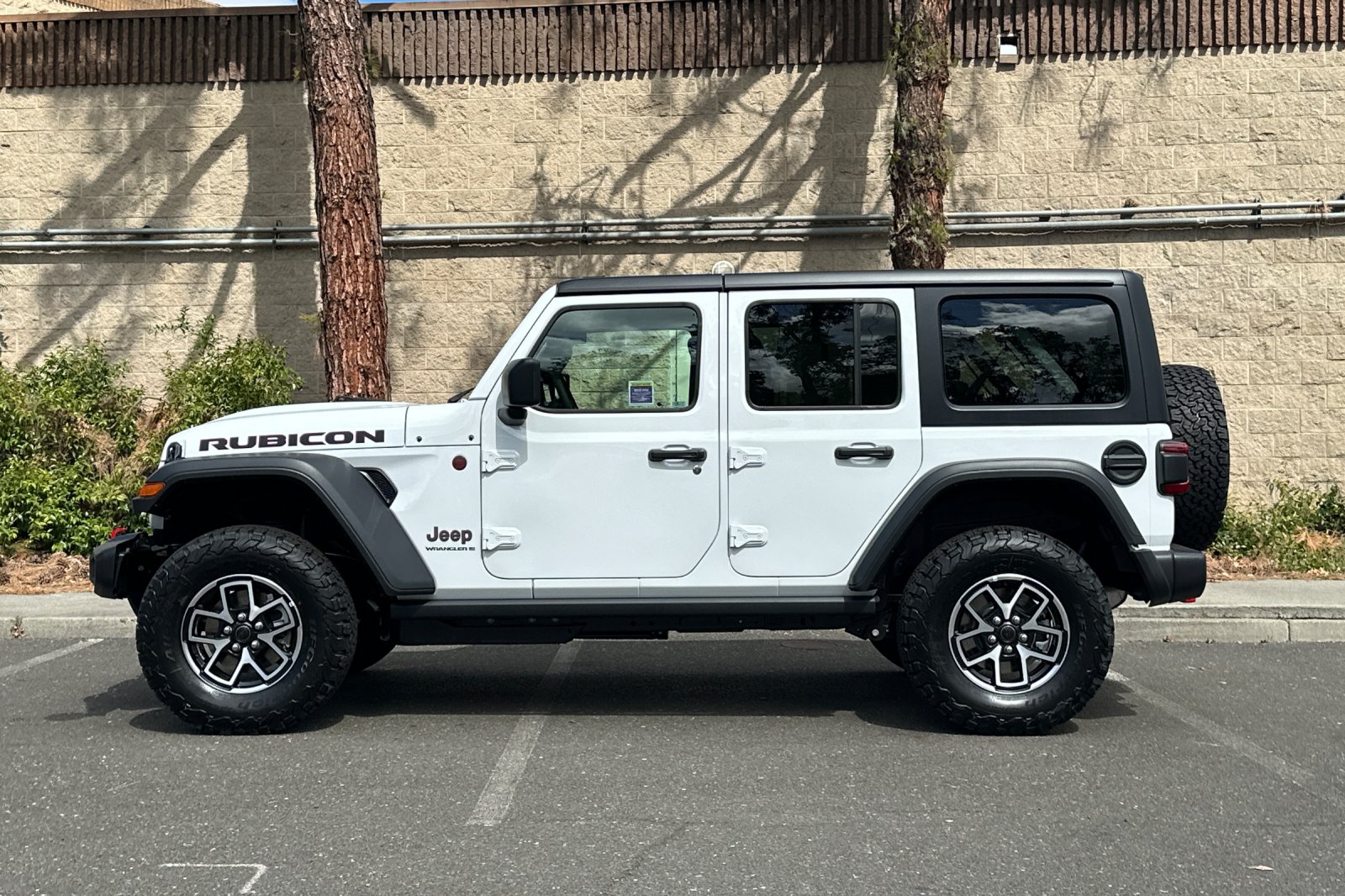 New 2026 Bright White Clearcoat Jeep Rubicon image 6