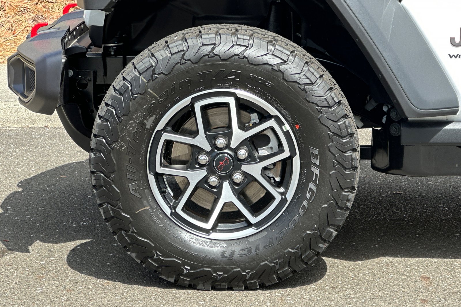 New 2026 Bright White Clearcoat Jeep Rubicon image 24