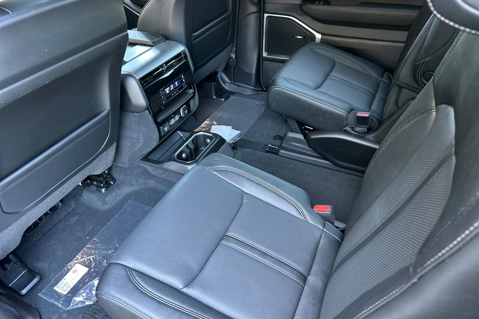 New 2026 Baltic-Gray Metallic Clear-Coat Exterior Paint Jeep Limited Altitude image 11
